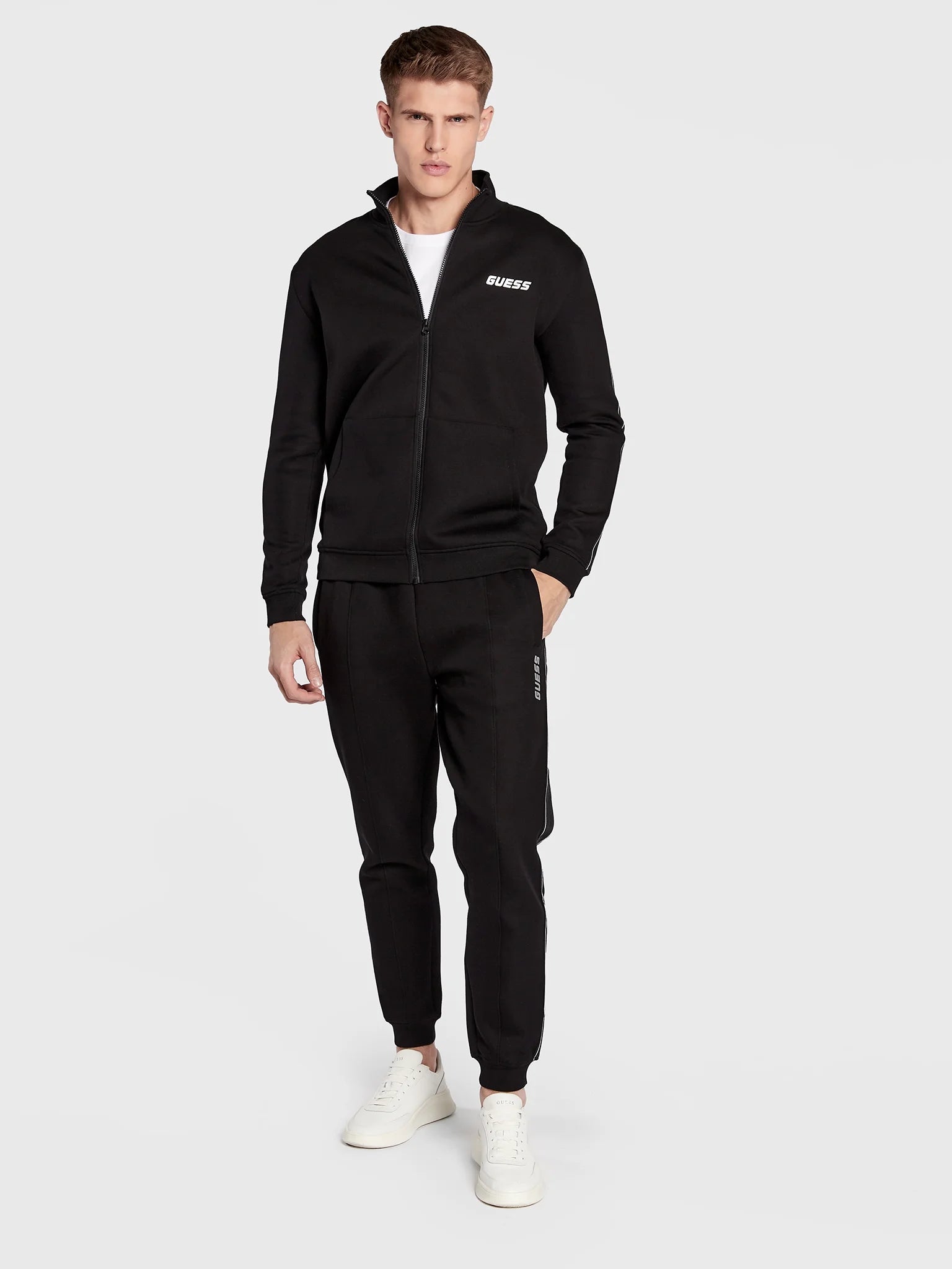 Guess Casaco Training Sweat Training Z2yq10 Kb3p2 Black Preto_shot3