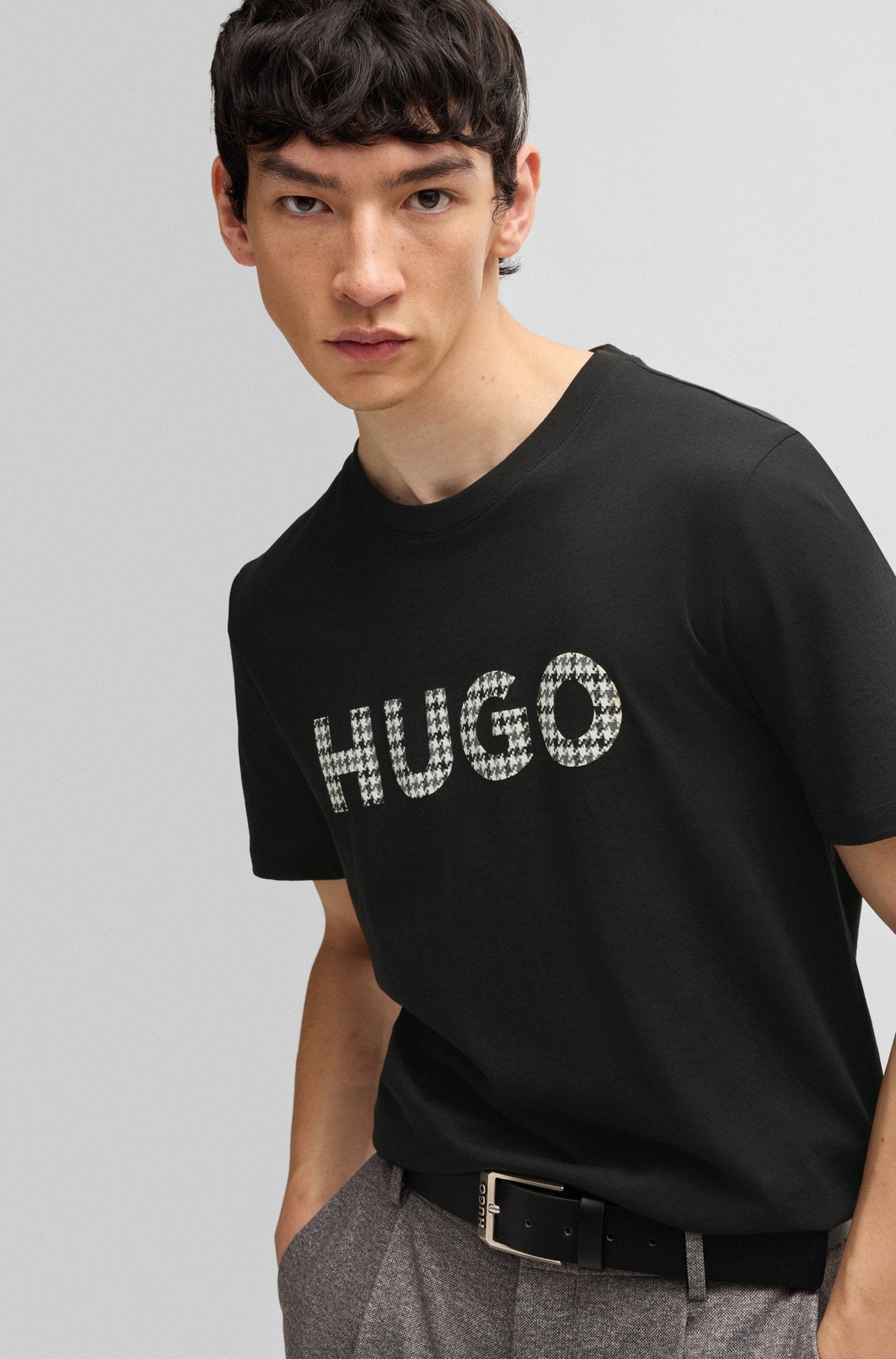 Hugo T Shirt Dulivio U243 Black Preto_shot2