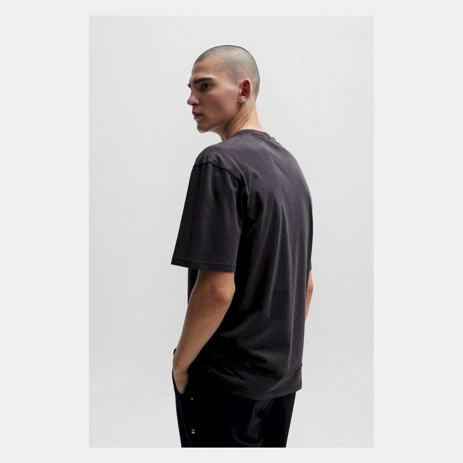 Hugo T Shirt Dunic Black Preto_shot3