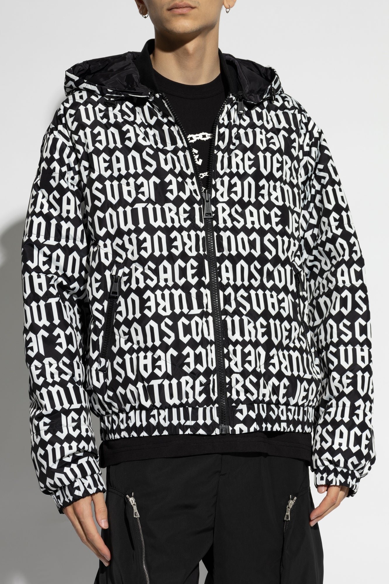 Versace Blusao Jackets 77gaud16 Blk White Preto Branco_shot3