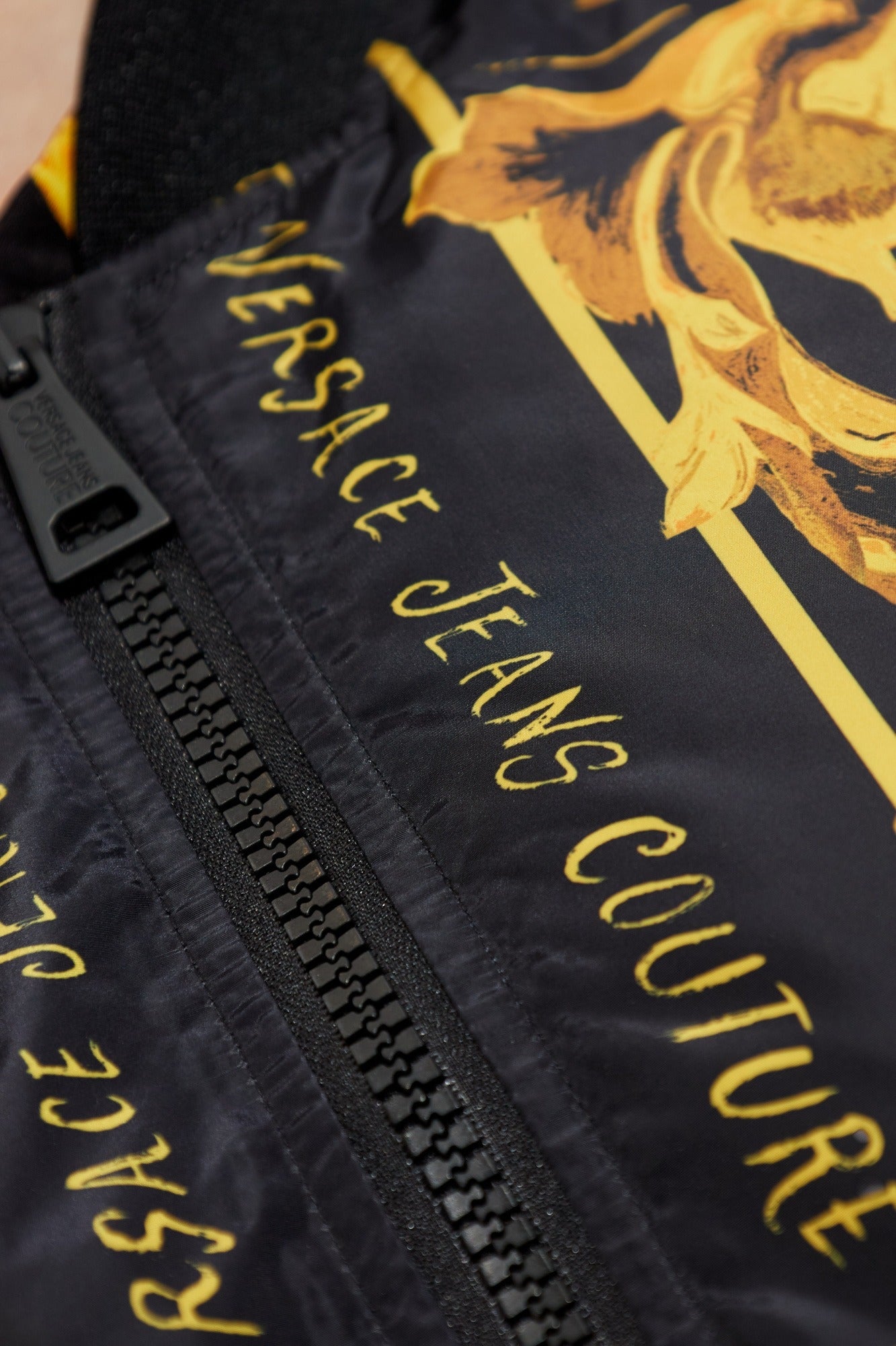 Versace Blusao Jackets 79hasdp9 Blk Gold Preto Ouro_shot5