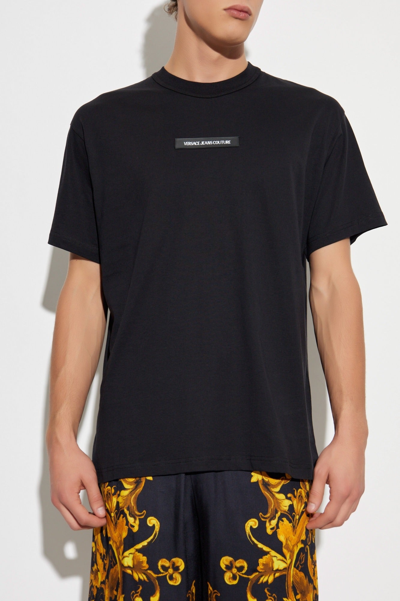 Versace T Shirt 79gaht02 Black Preto_shot3