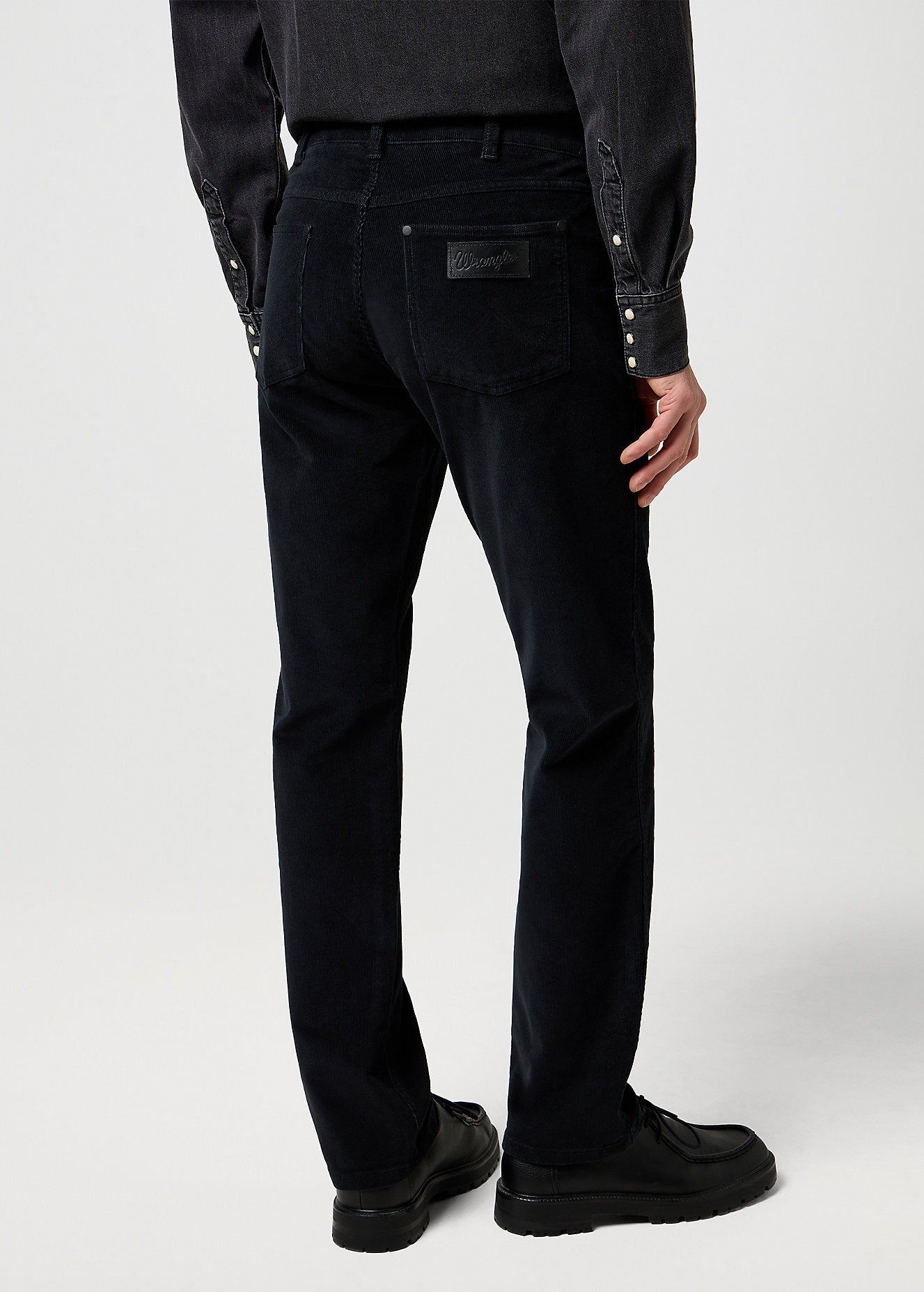 Wrangler Calcas Trousers Greensboro Vel Black Preto_shot2