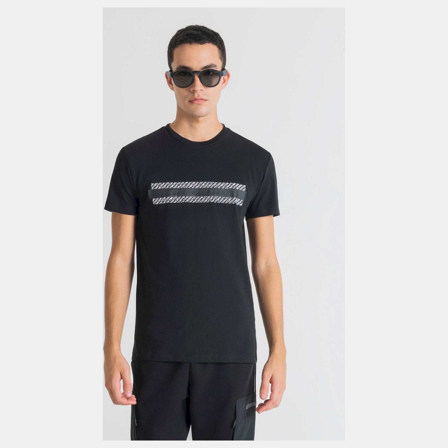 Antony Morato T Shirt Mmks02235 Black Preto_shot2