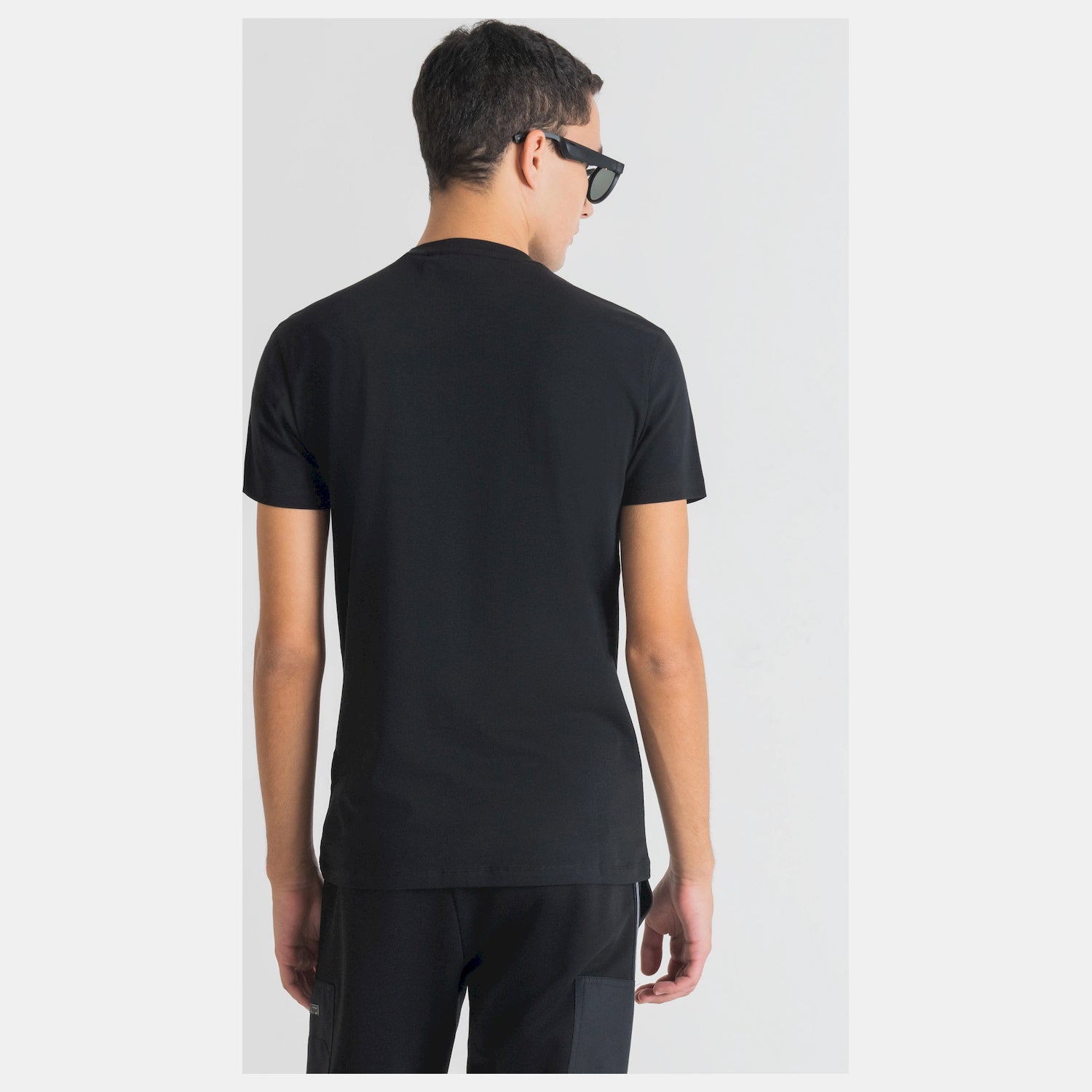 Antony Morato T Shirt Mmks02235 Black Preto_shot3