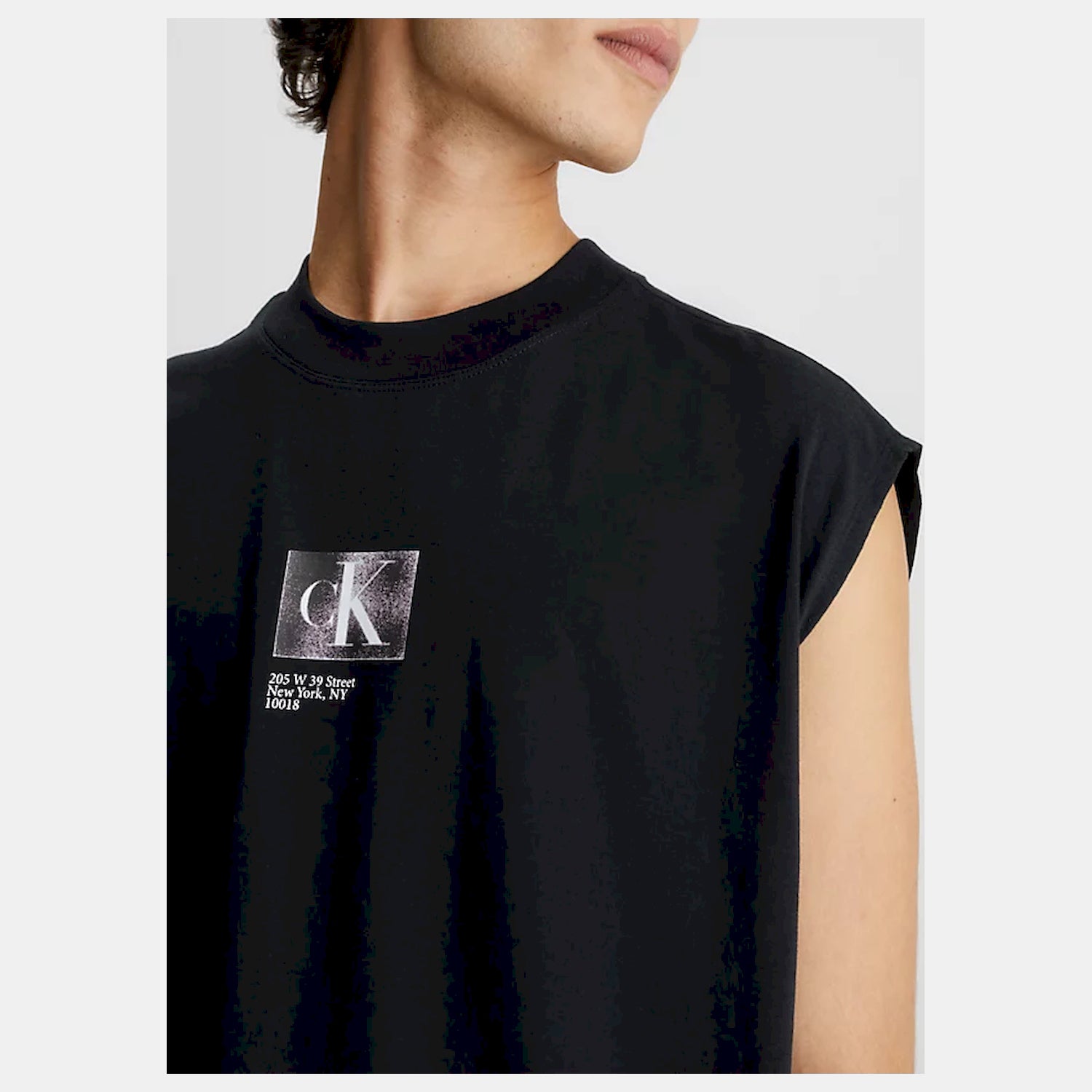 Calvin Klein T Shirt J30j322878 Black Preto_shot2